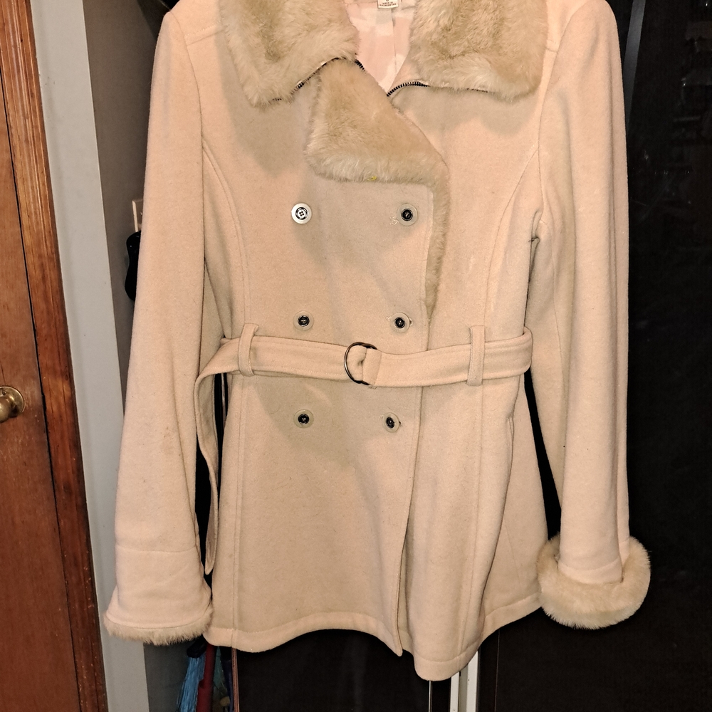Elegant Tan Double-Breasted Pea Coat with Fur Trim